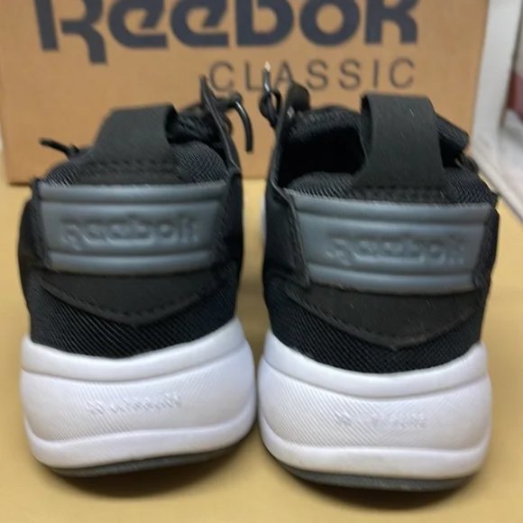 BNIB Woman’s REEBOK CLASSIC FURYLITE SR Black /White 6.5 - Picture 8 of 8